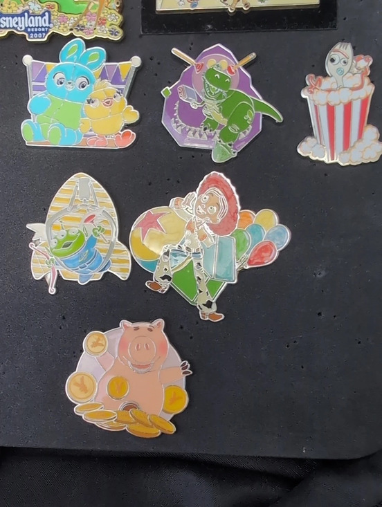 Disney Jewelry - 🌟Extremely Rare Disney Shanghai Disney Resort 2007 pin collection (Complete Set